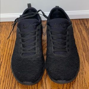 APL black running sneaker size 9